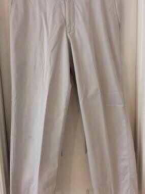 Men's Dockers Stone Colored Casual Pants Size 33x30 Straight Fit - Gently Worn